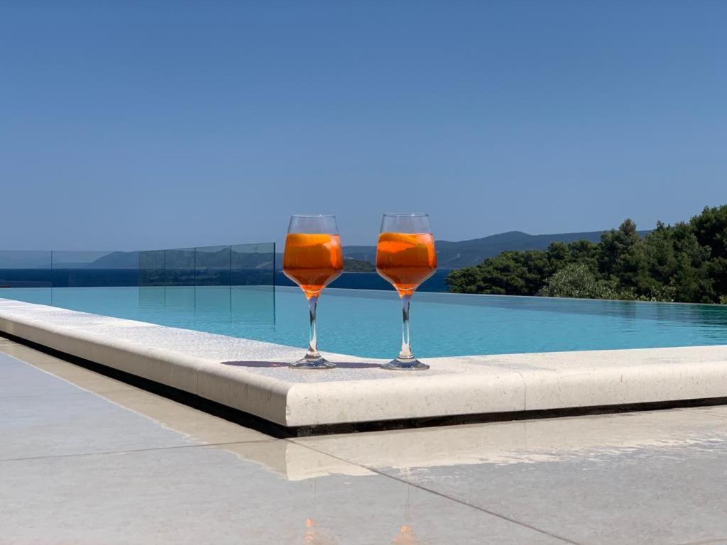 Hvar *